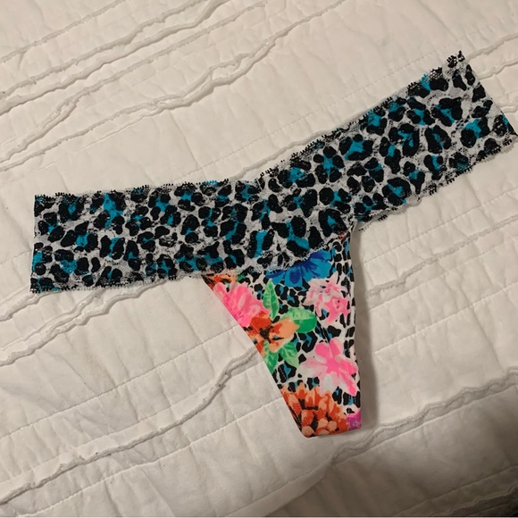 VS Vintage PINK floral lace trim thong panty - Picture 1 of 6